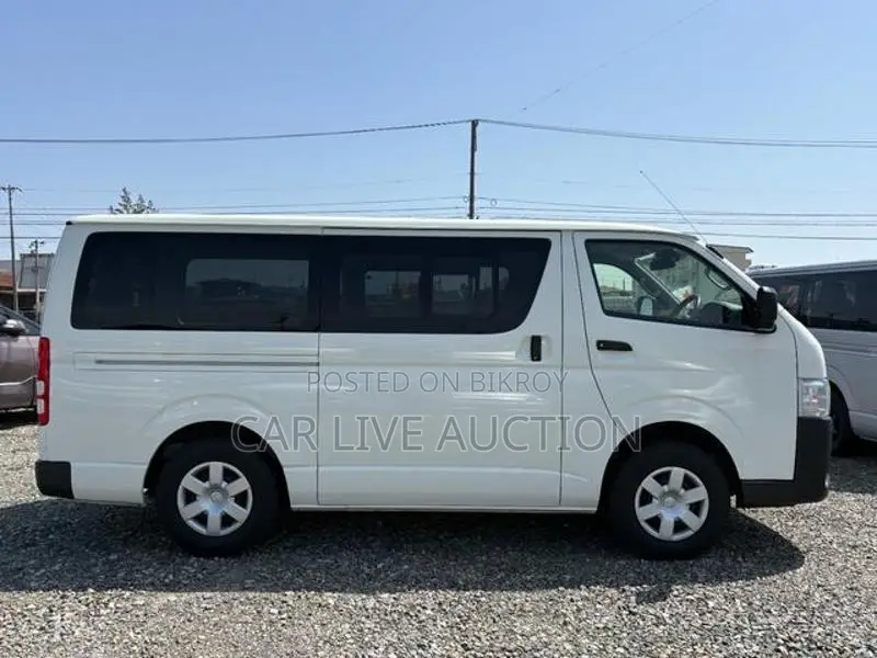 Toyota Hiace DX package 2021