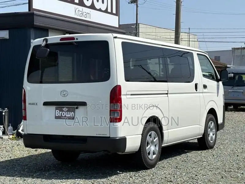 Toyota Hiace DX package 2021