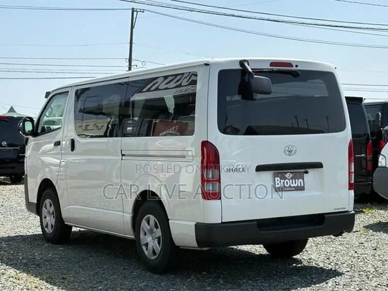 Toyota Hiace DX package 2021