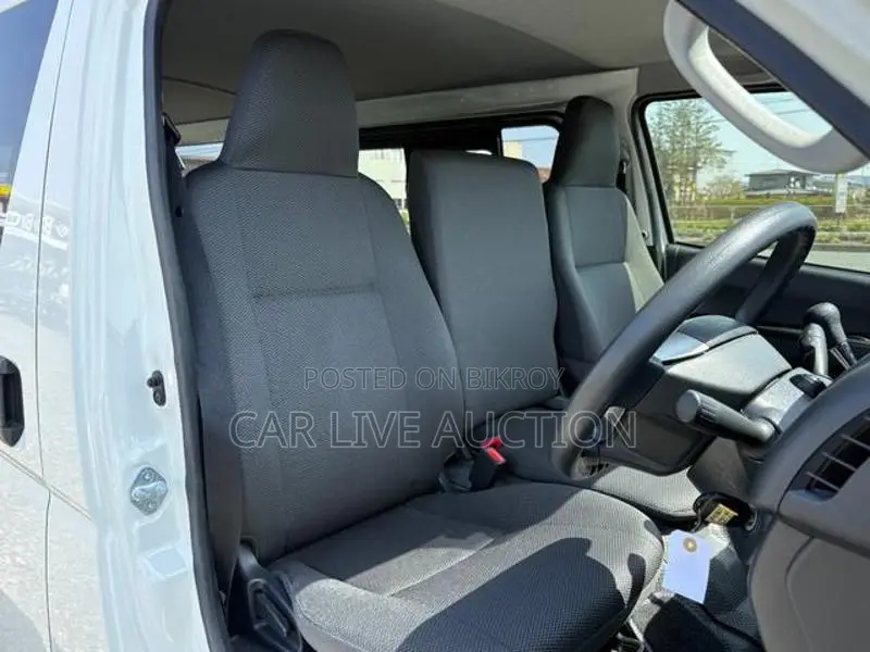 Toyota Hiace DX package 2021