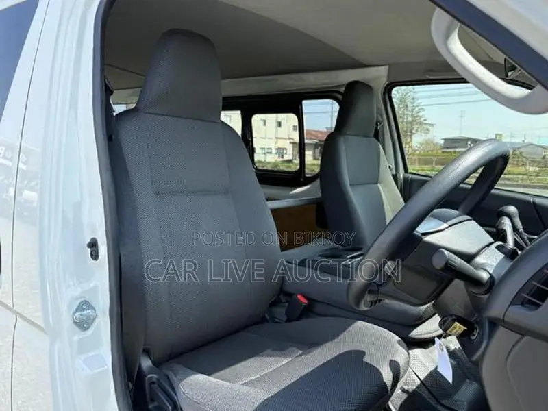 Toyota Hiace DX package 2021