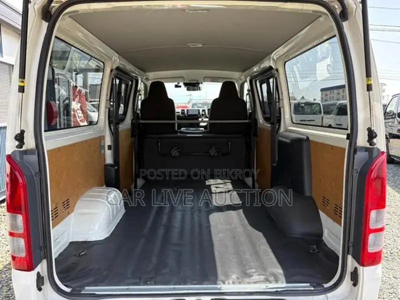 Toyota Hiace DX package 2021