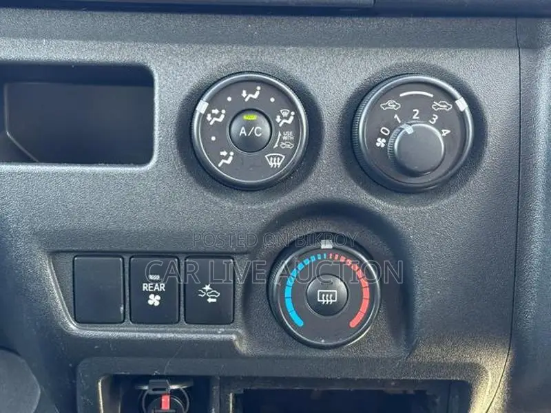 Toyota Hiace DX package 2021