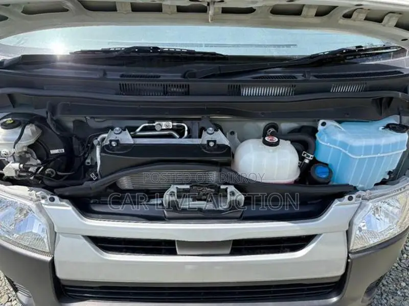 Toyota Hiace DX package 2021
