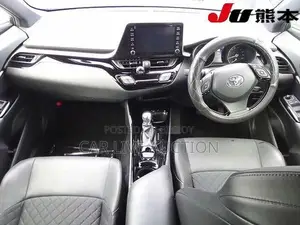 Toyota C-HR hybrid 2021