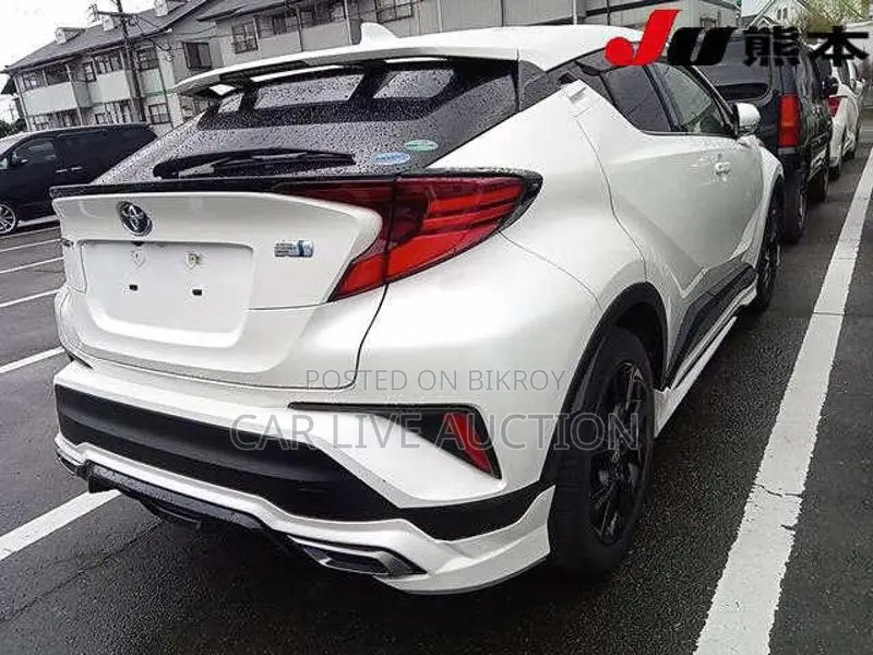 Toyota C-HR hybrid 2021