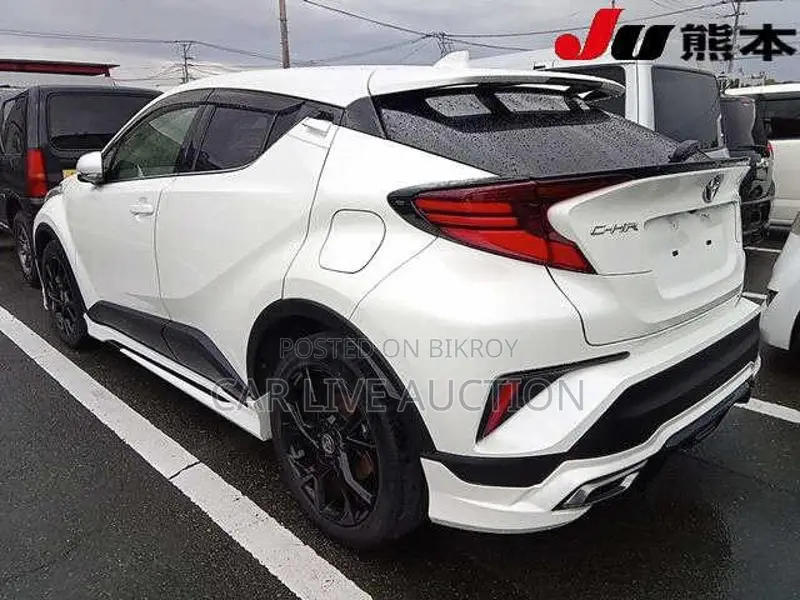 Toyota C-HR hybrid 2021