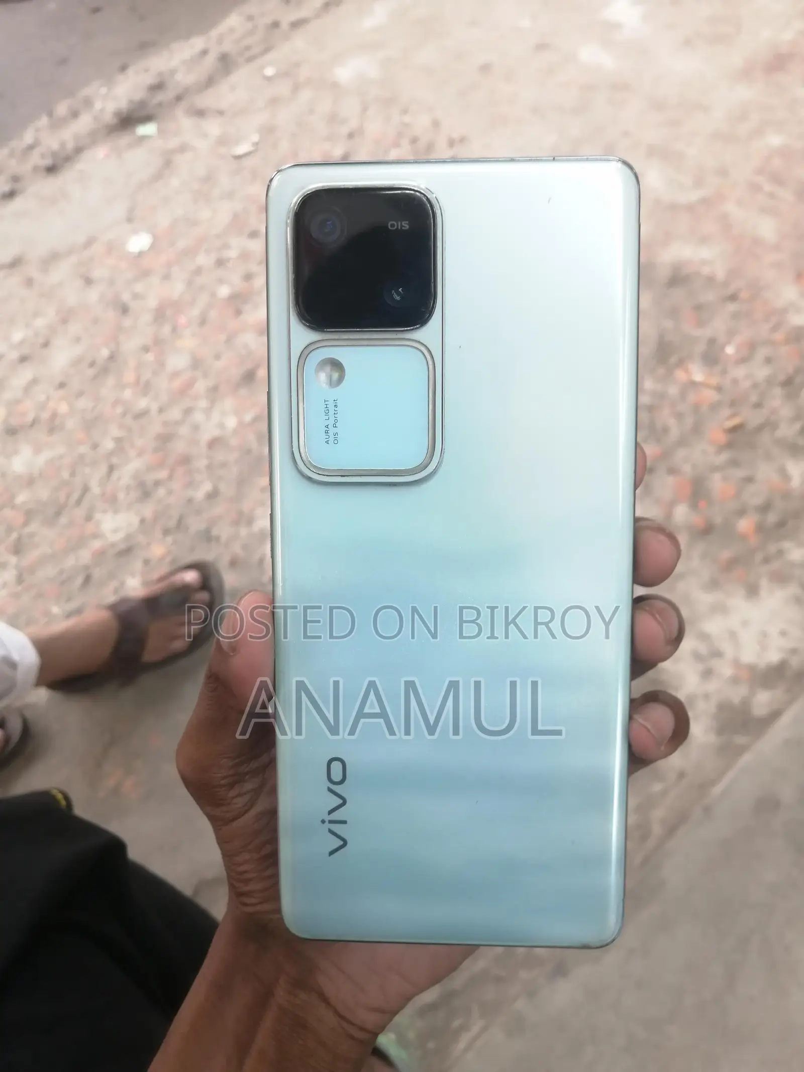 Vivo V30 ram12+256 (Used)