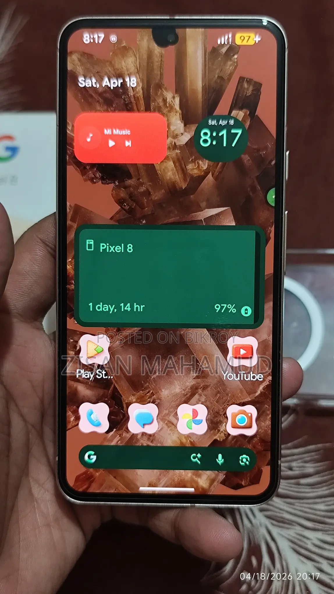 Google Pixel 8 with a minor issue (Used)
