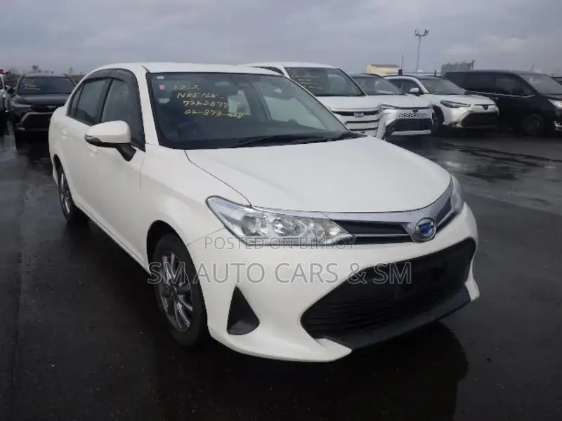 Toyota Axio Hybrid EX White 2021