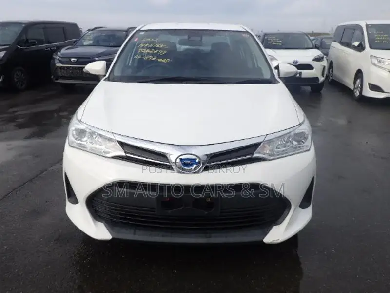 Toyota Axio Hybrid EX White 2021