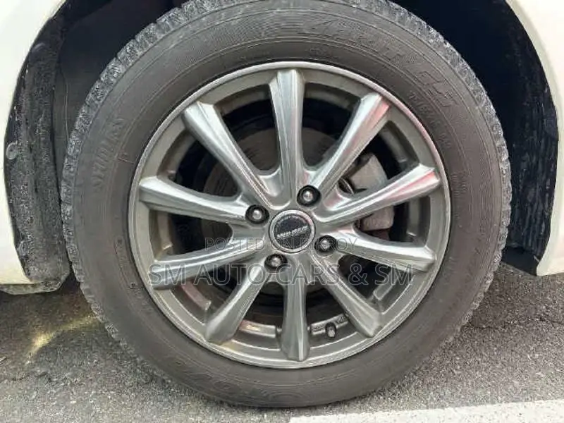 Toyota Axio Hybrid EX White 2021