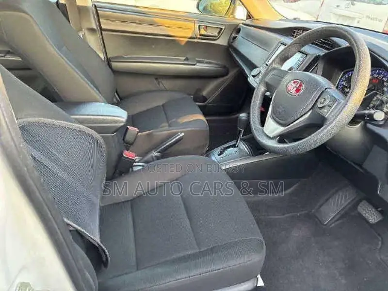 Toyota Axio Hybrid EX White 2021