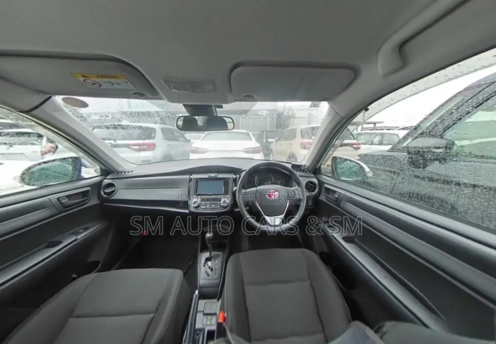 Toyota Axio Hybrid EX White 2021
