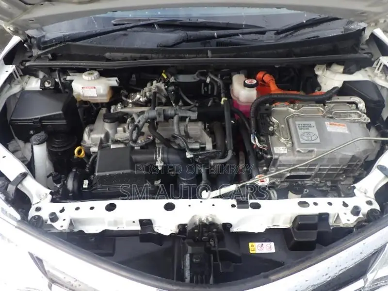 Toyota Axio Hybrid EX White 2021