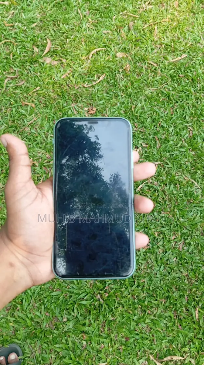 Apple iPhone 11 (Used)