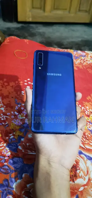 Samsung Galaxy A7 4/64 gb (Used)