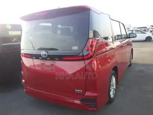 Toyota Noah SG 7seat 2022