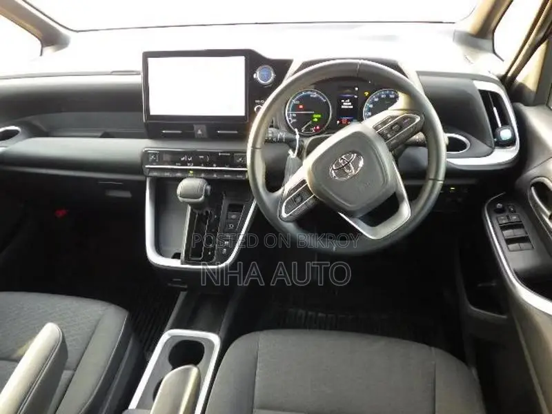 Toyota Noah SG 7seat 2022