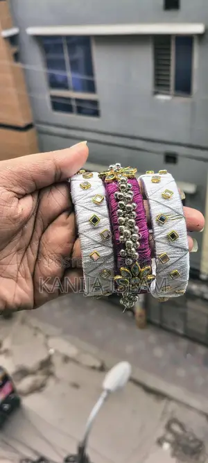 Kundan Bangle Set