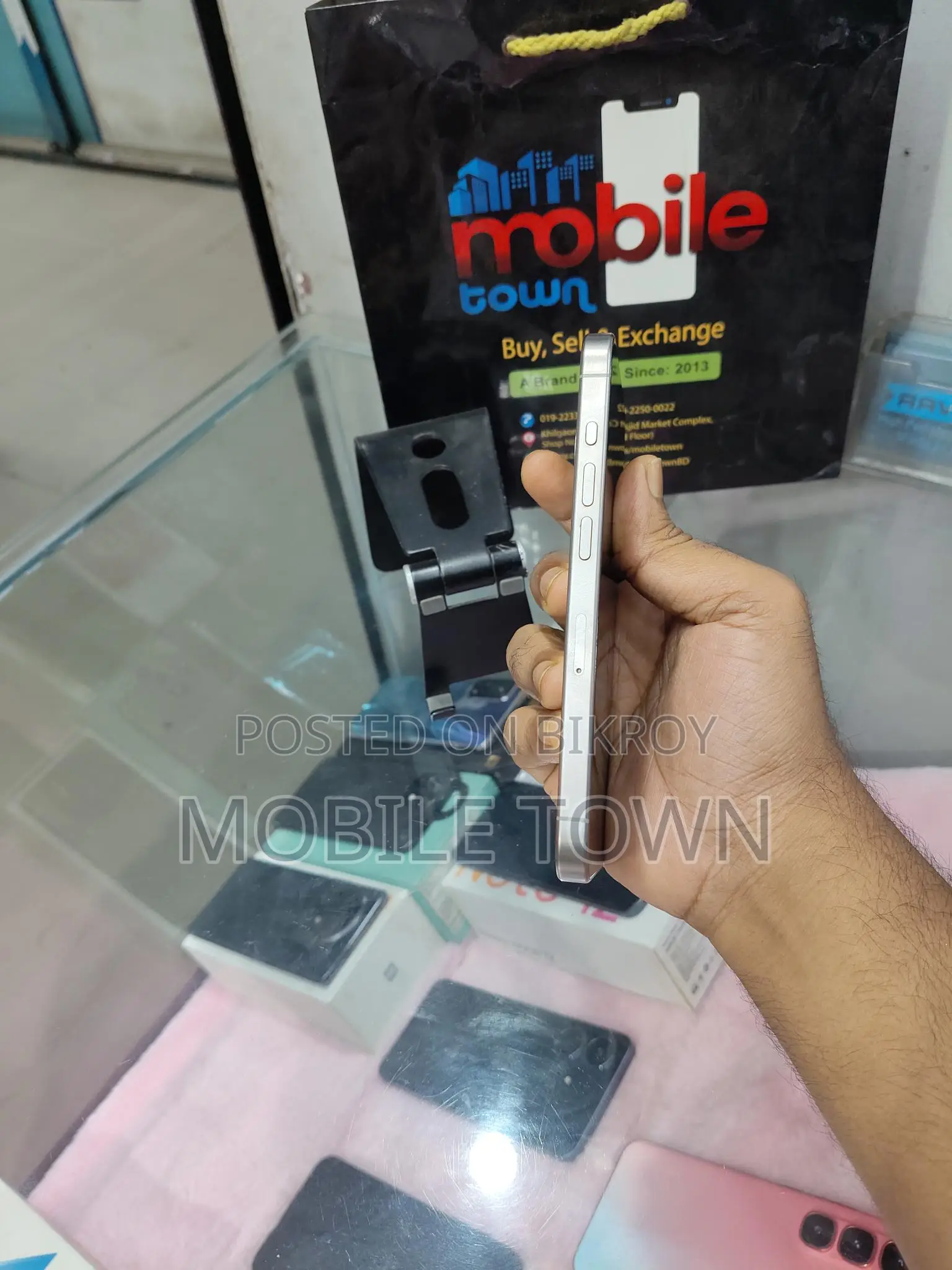 Apple iPhone 15 Pro 256 Fresh Singapore (Used)