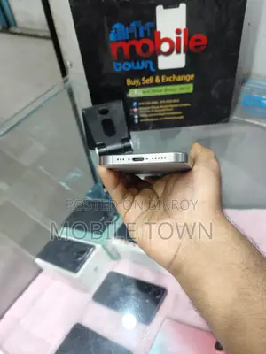 Apple iPhone 15 Pro 256 Fresh Singapore (Used)