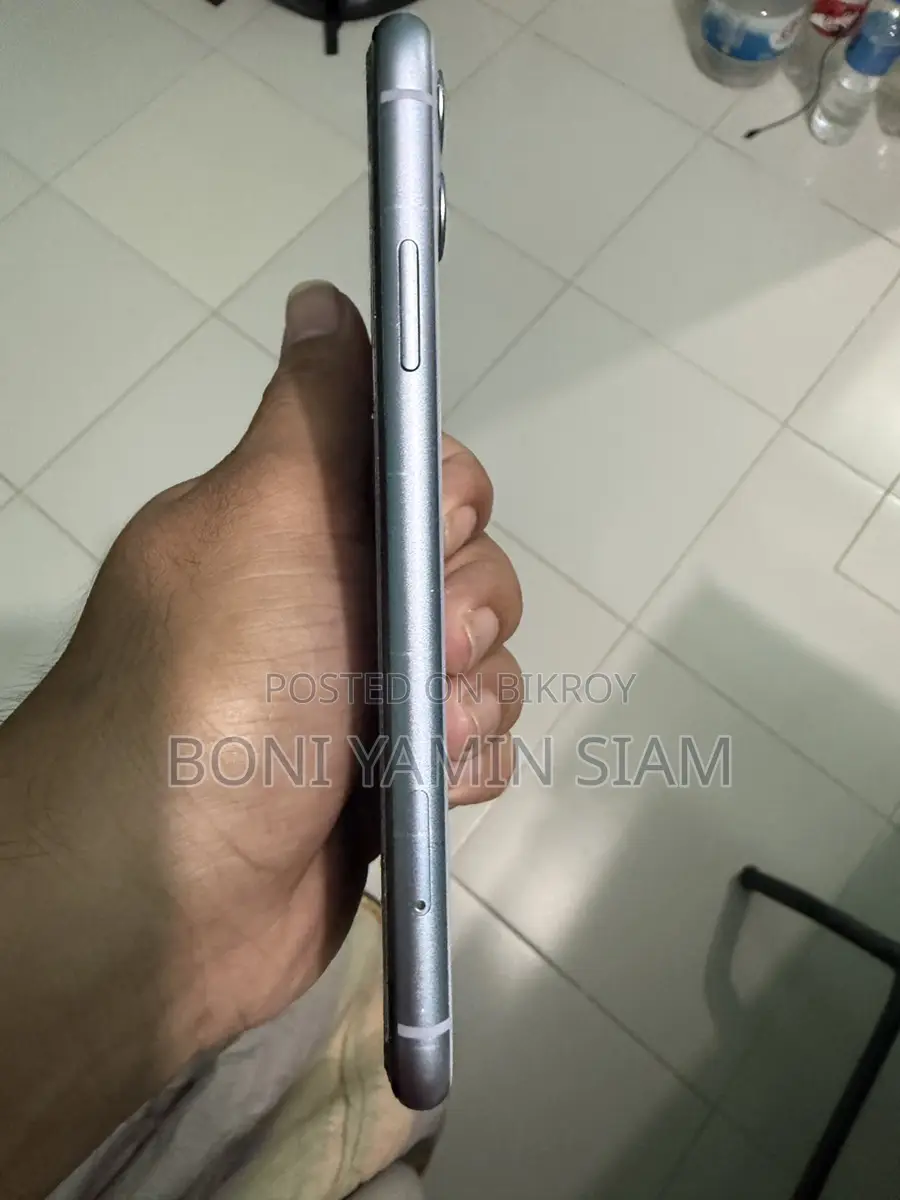 Apple iPhone 11 (ব্যবহৃত)