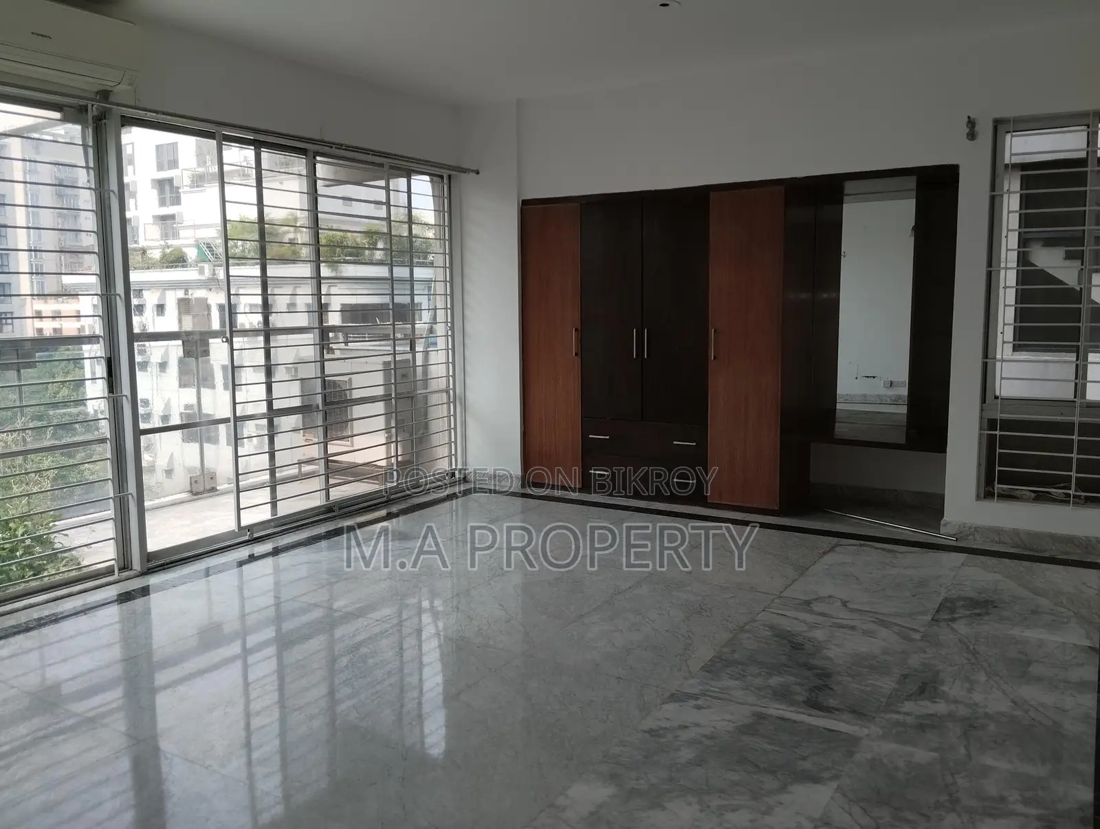 Excellent Unfurnished Flat Rent In Baridhara Diplomatic