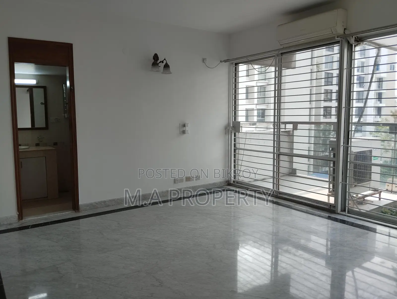 Excellent Unfurnished Flat Rent In Baridhara Diplomatic