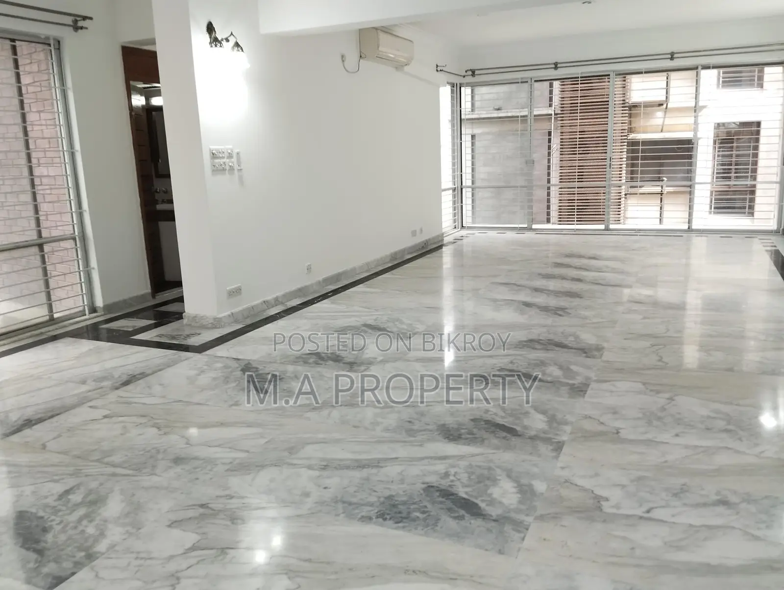 Excellent Unfurnished Flat Rent In Baridhara Diplomatic
