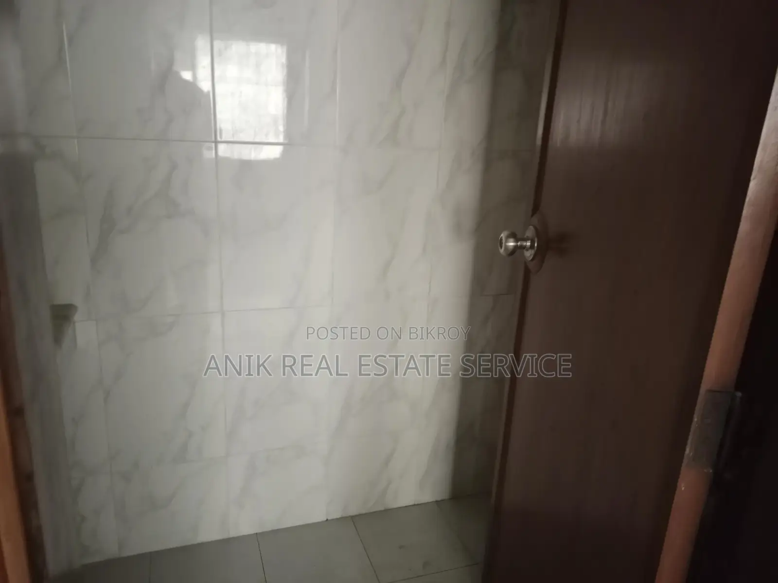গুলশান ২-এ ভালো মানের ৩ বেডরুমের আনফার্নিশড ফ্ল্যাট ভাড়া