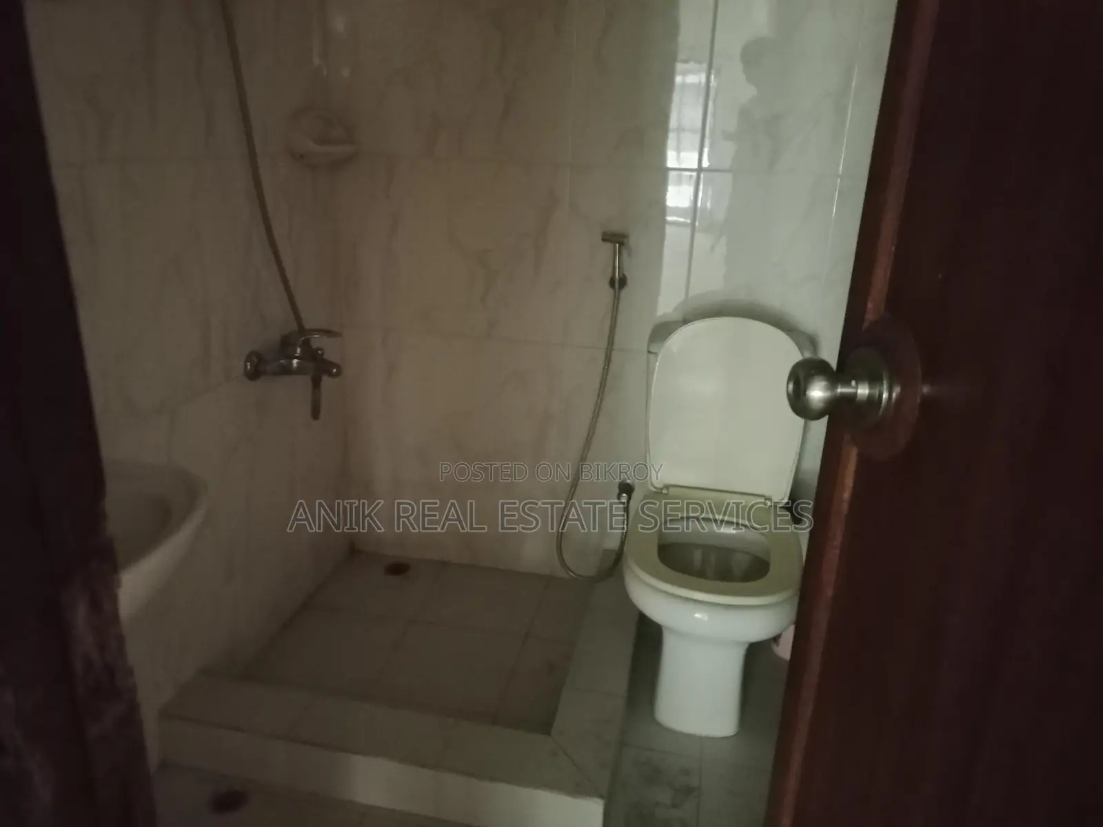 Good Quality 3 Bedroom Un Farnised Flat Rent At Gulshan 2
