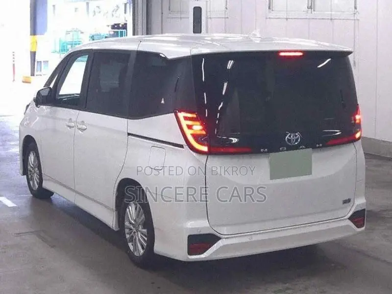 Toyota Noah S-G PKG HYBRID 2022