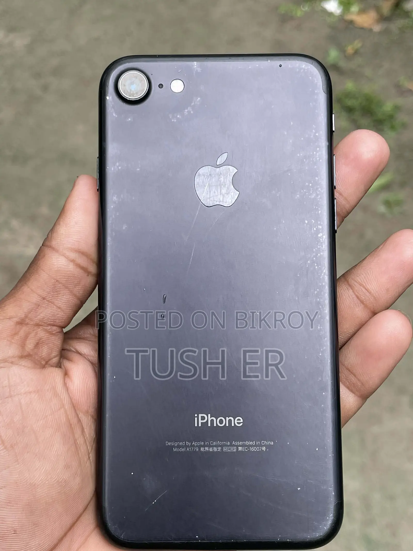 Apple iPhone 7 . (Used)