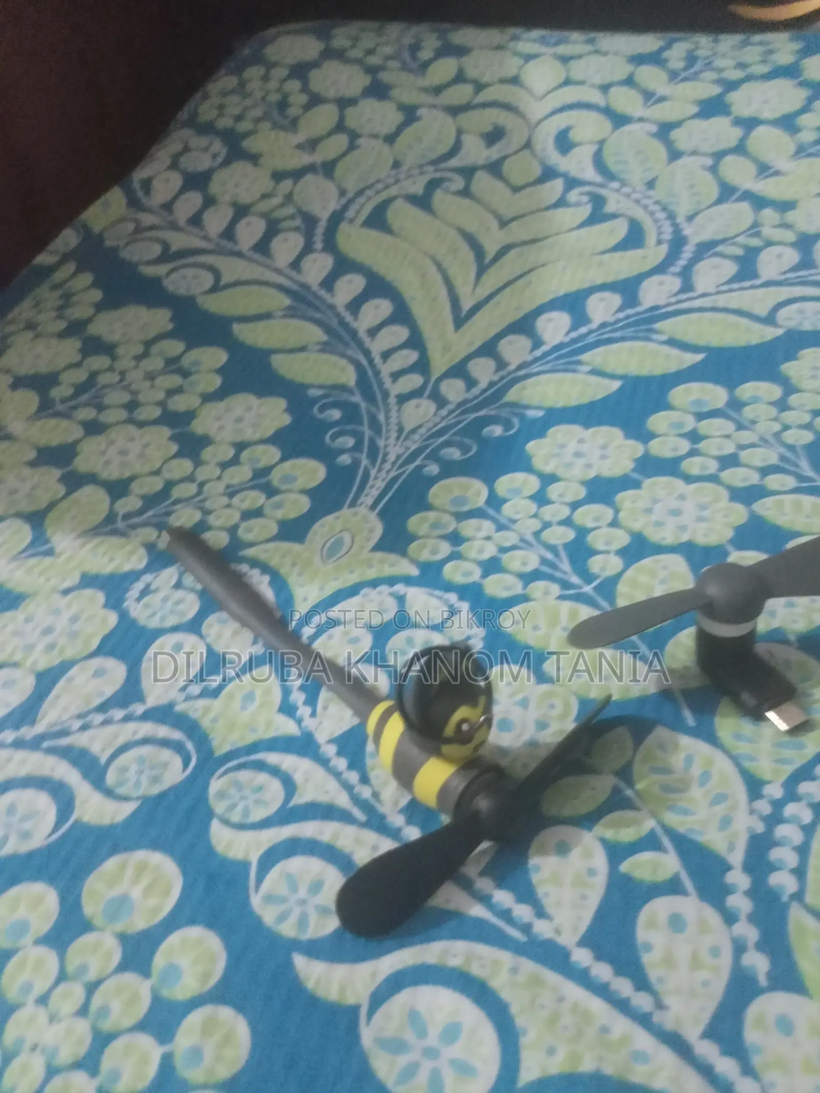 Charging Fan with Mobile Charging Port