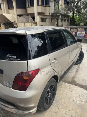 Toyota ist 2004