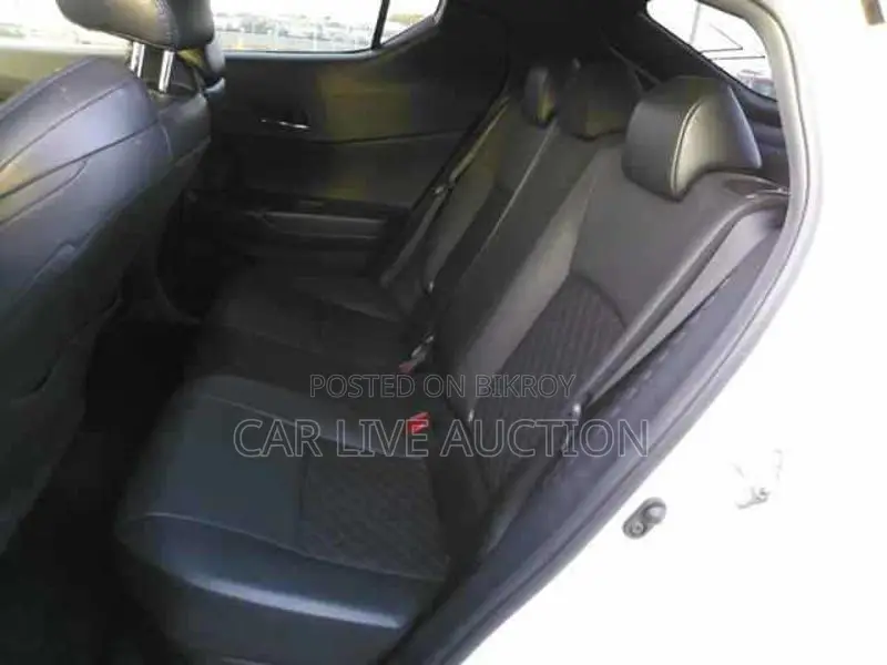Toyota C-HR hybrid 2021