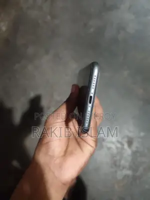 Apple iPhone 11 (Used)