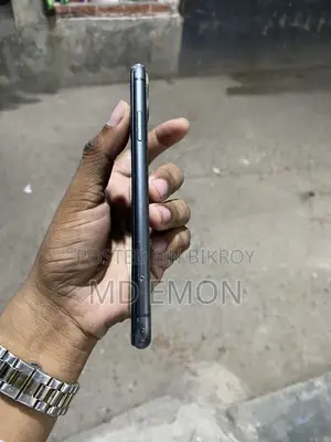 Apple iPhone 11 (Used)