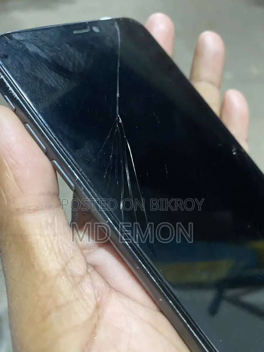 Apple iPhone 11 (Used)