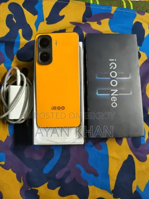 iQOO 11 12 gp ram 256 rom (Used)