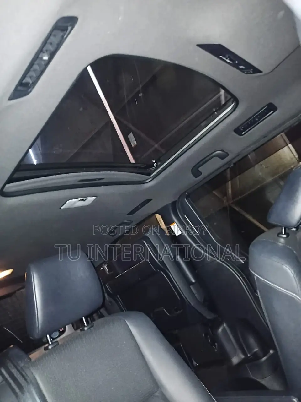 Toyota Esquire sunroof non hybrid 2020