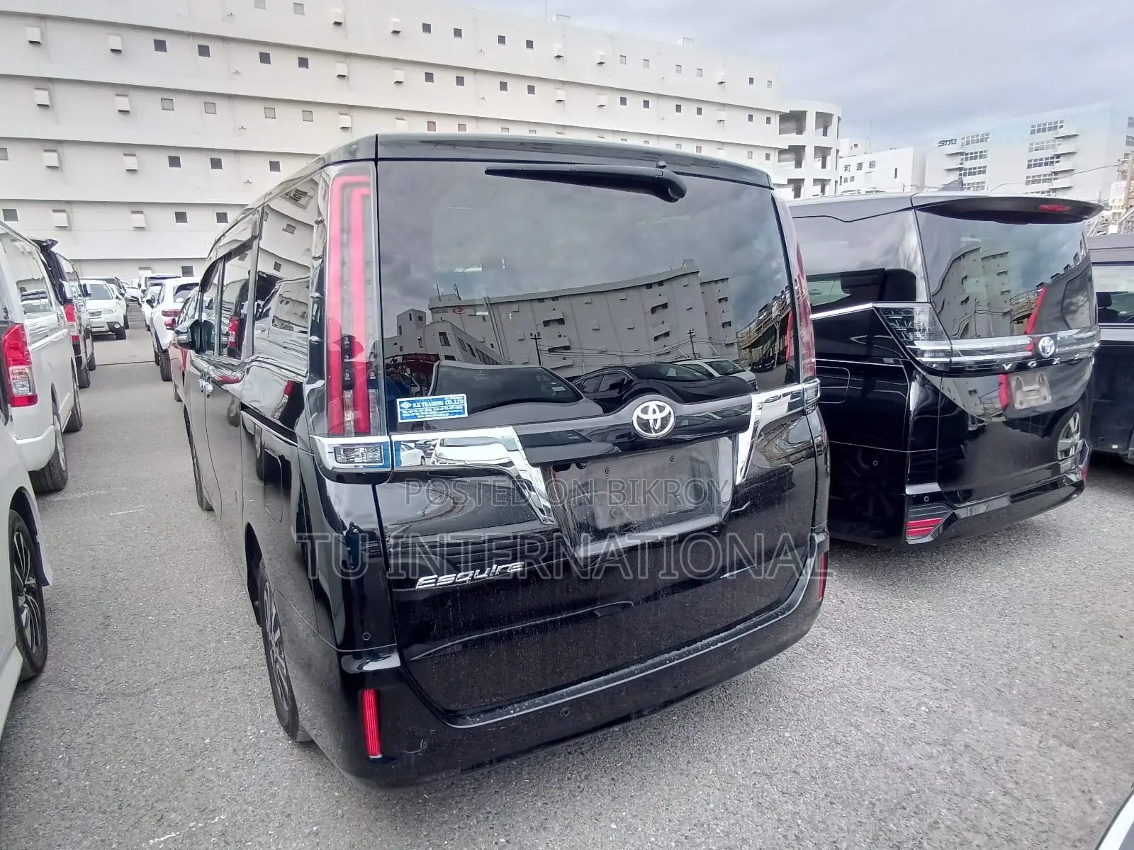Toyota Esquire sunroof non hybrid 2020