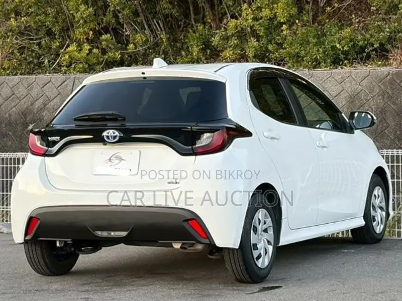 Toyota Yaris HYBRID X 2021