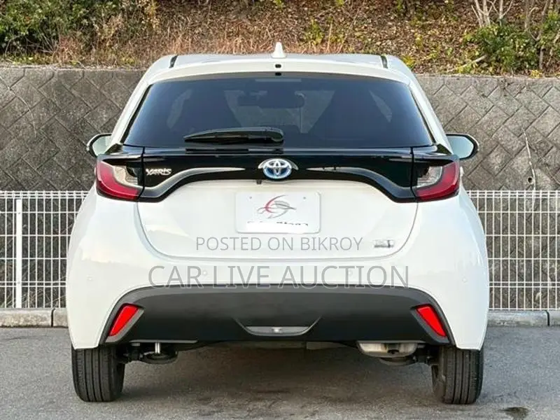 Toyota Yaris HYBRID X 2021