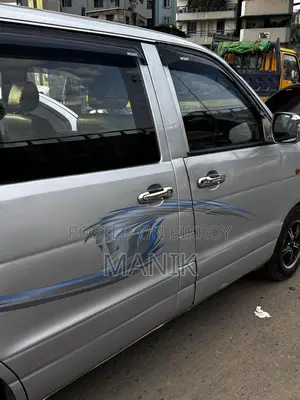 Toyota Noah 2004