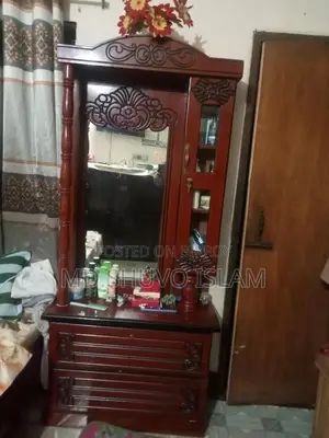 ড্রেসিং টেবিল বিক্রির জন্য