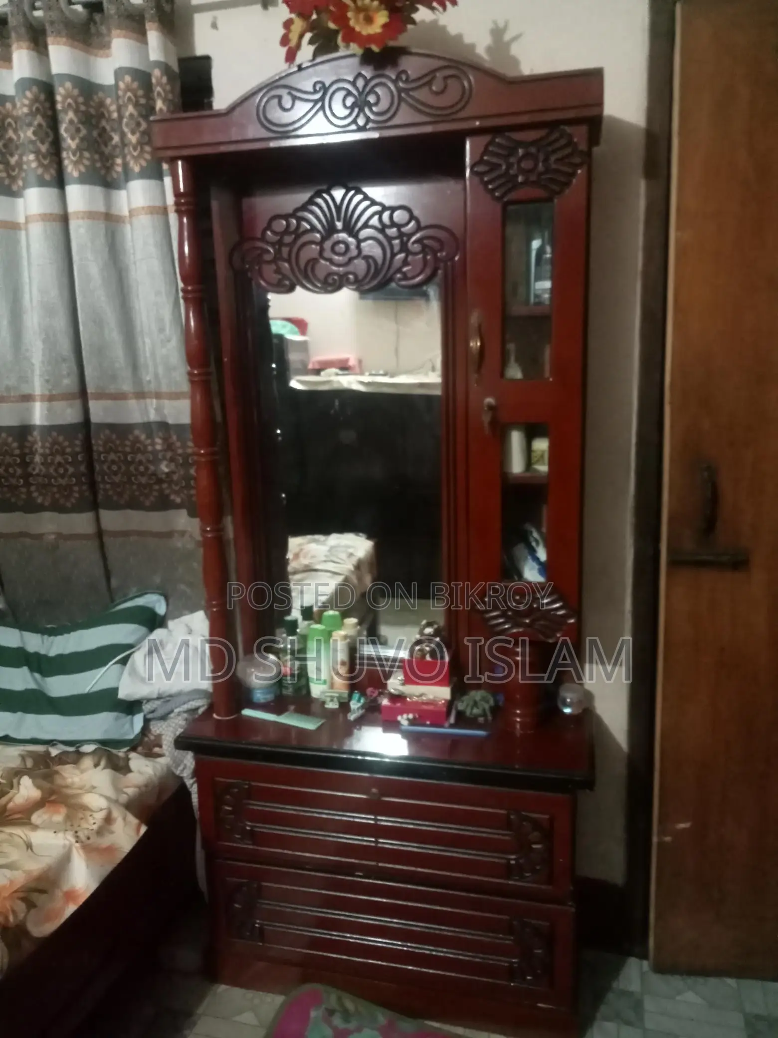 ড্রেসিং টেবিল বিক্রির জন্য