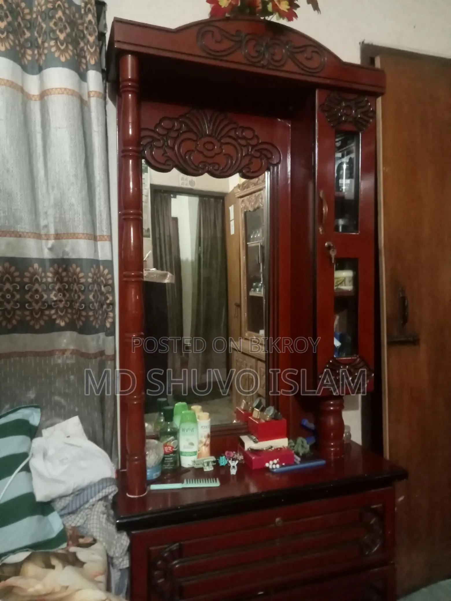 ড্রেসিং টেবিল বিক্রির জন্য