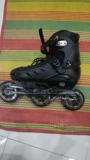 স্কেটিং শু